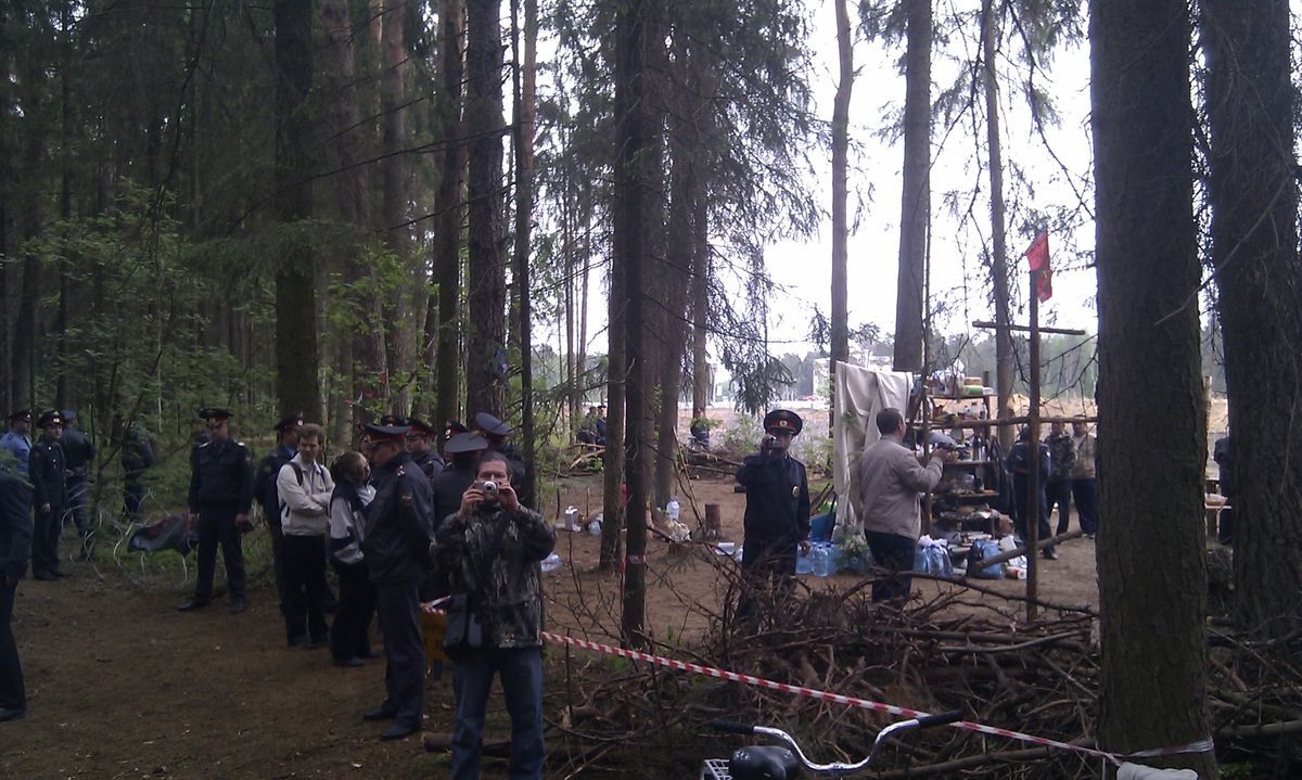Лагерь защитников Цаговского леса сносят! 