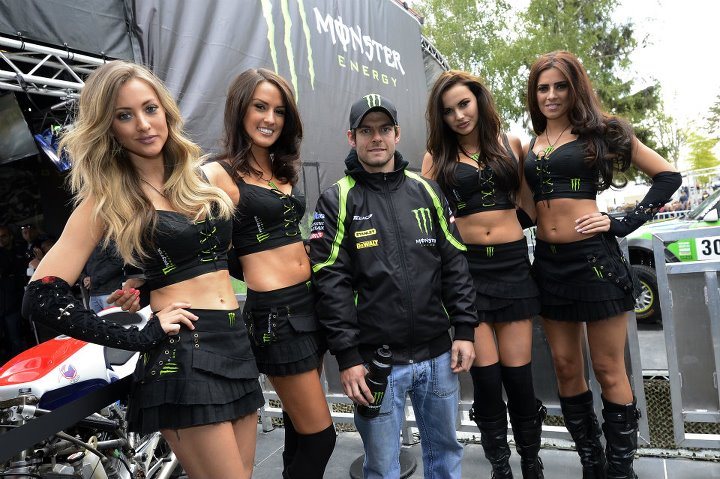Девушки четвёртого этапа MotoGP в Ле-Мане